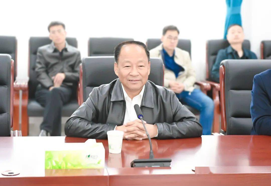 华曙高科去年净利6721万减少49%：董事长许小曙薪酬126万降24万 董秘刘一展72万降4万
