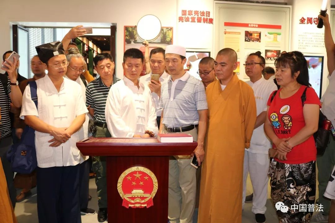 湖北启动战略人才力量“十百千万”行动