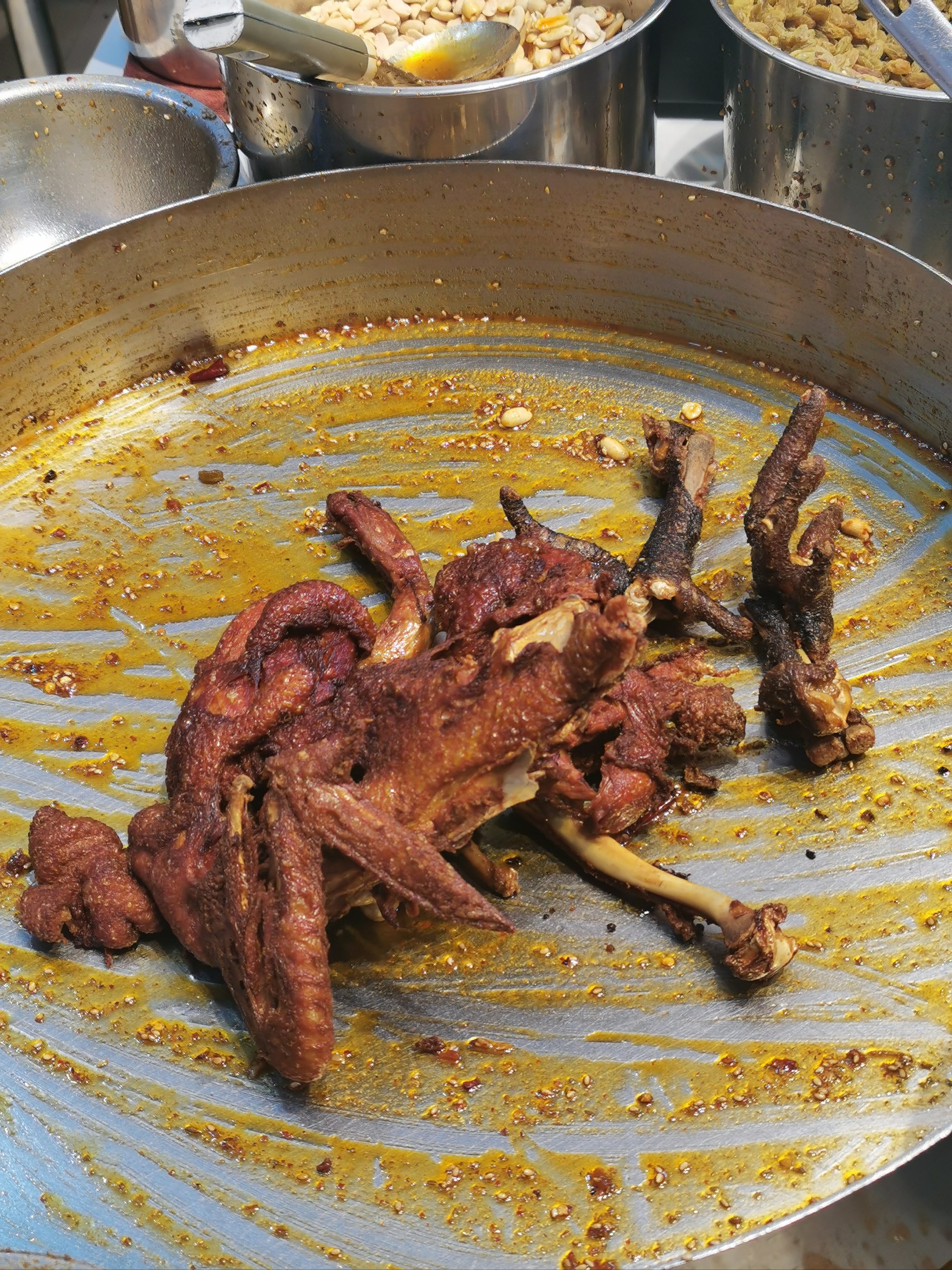 “卤味第一股”塌房 绝味食品回应：加盟商门店管理方面不够合规