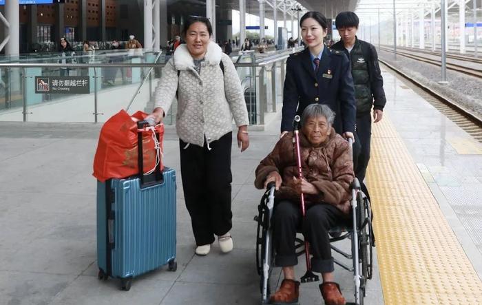 人保服务,拥有“如意行”驾乘险,出行更顺畅!_2024年中国音乐剧行业发展现状、竞争格局及未来发展趋势与前景分析