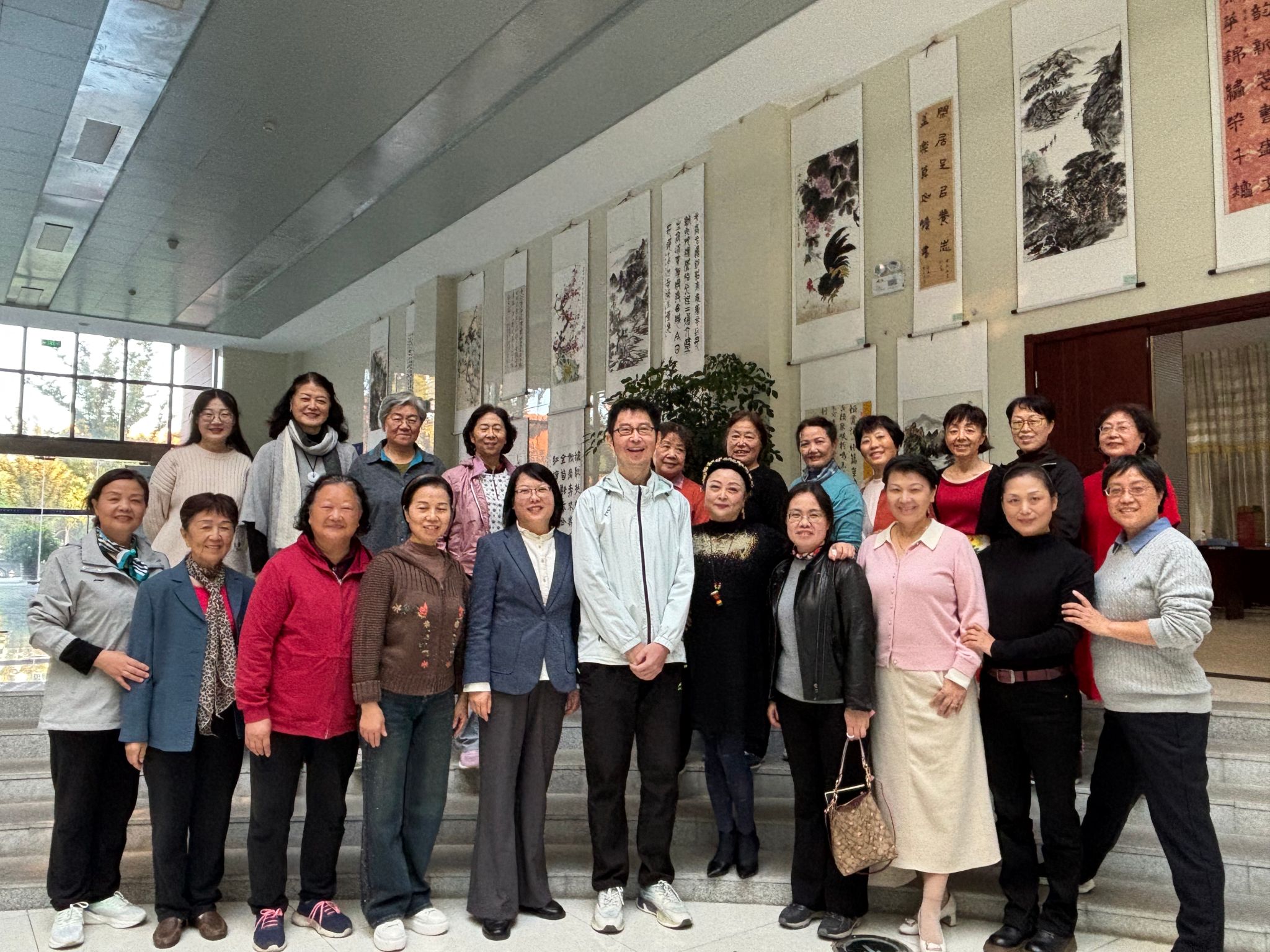 退休后，老人们集体在老年大学逃离孤独