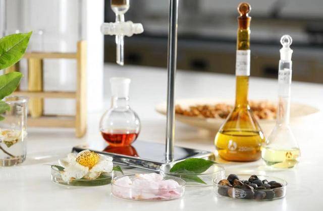 相宜本草CEO张舸离职