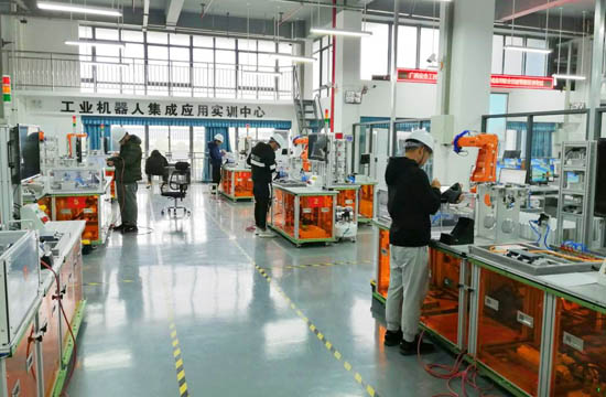 中集集团获得外观设计专利授权：“一体化焊接协作机器人”