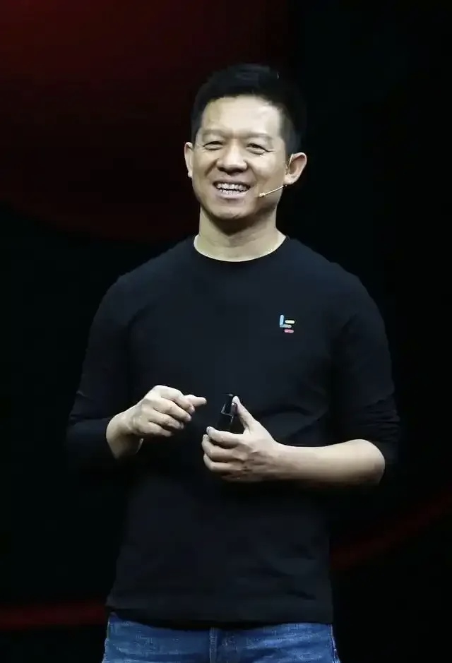 九联科技2024年亏损1.42亿：董秘胡嘉惠薪酬82万涨薪4万