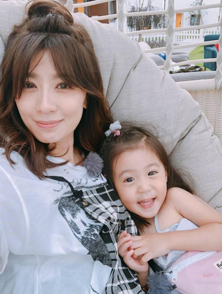 fresh馥蕾诗携手演员贾静雯