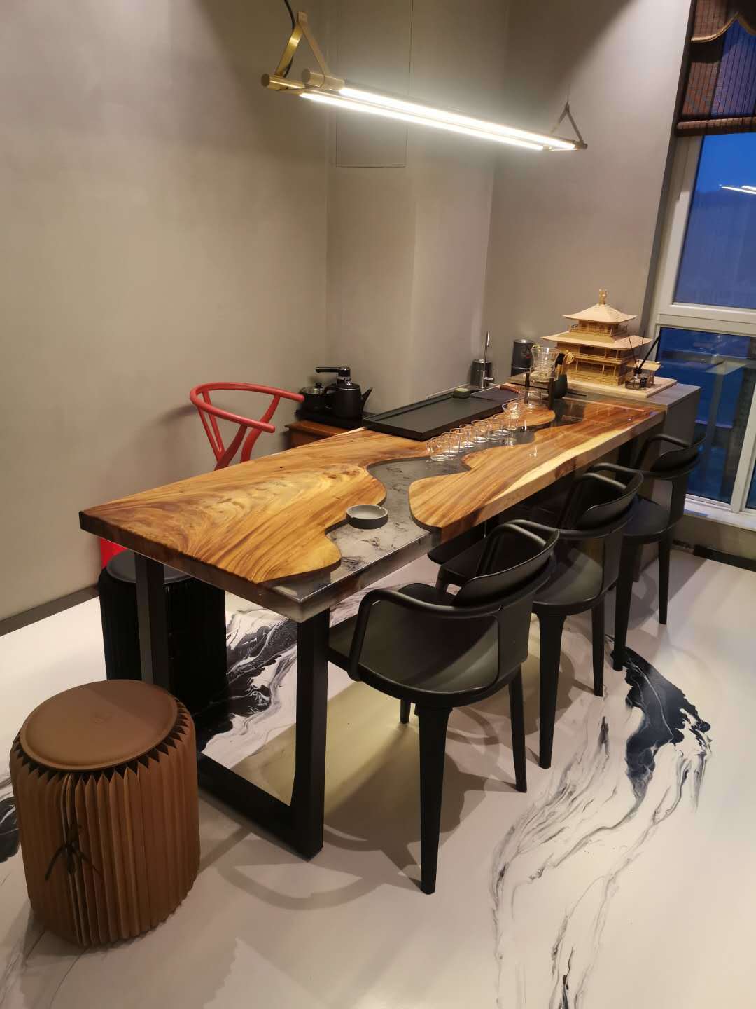 永利股份：利用点墨机器人完成高精准点墨的精密模具设计与研发项目