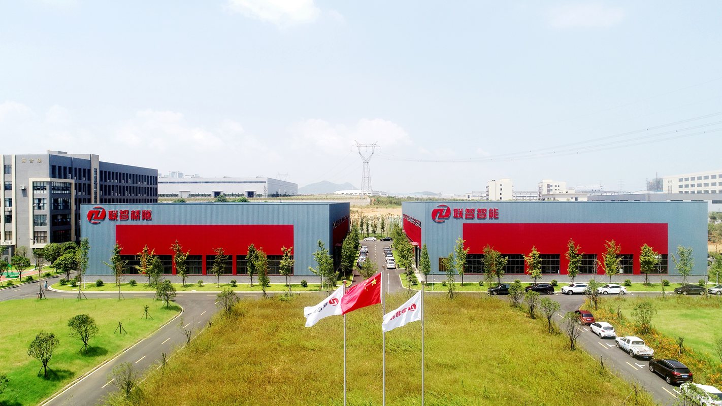 南京化纤：拟购买南京工艺装备制造股份有限公司100%股份