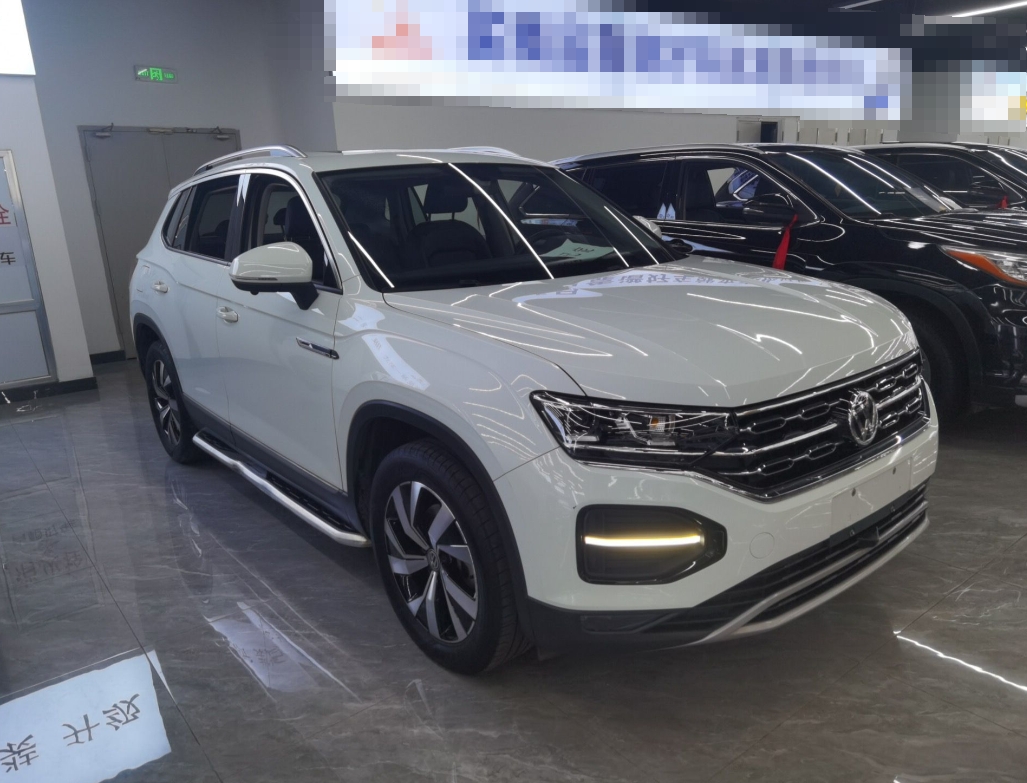 探岳家族第100万辆车下线 燃油车份额紧缩下力推“油电同权”