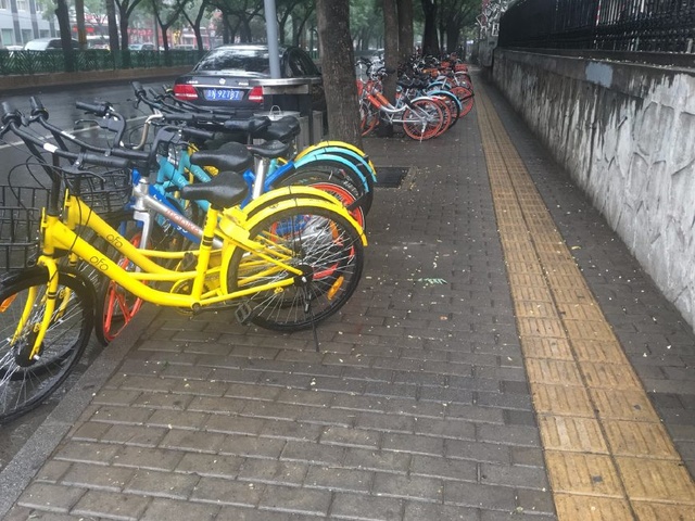 共享单车概念下跌4.42%，主力资金净流出12股