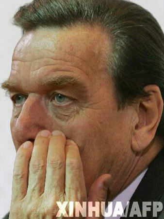 王毅会见德国总理外事顾问绍尔特