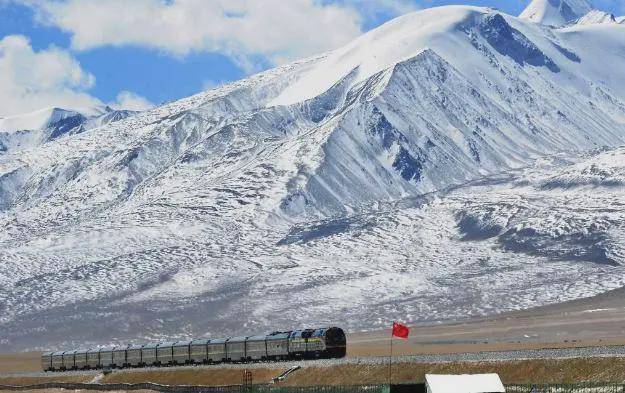 合金投资：公司目前暂未参与新藏铁路建设项目