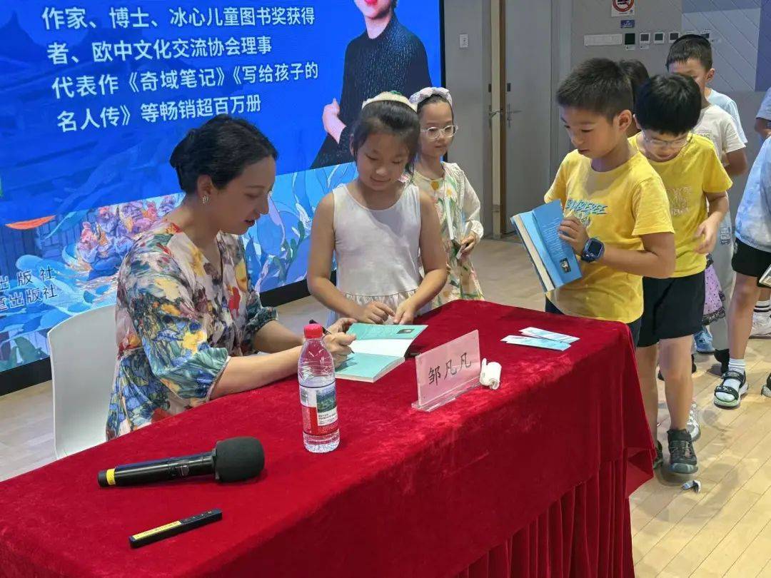 那些亮相上海书展的书和人