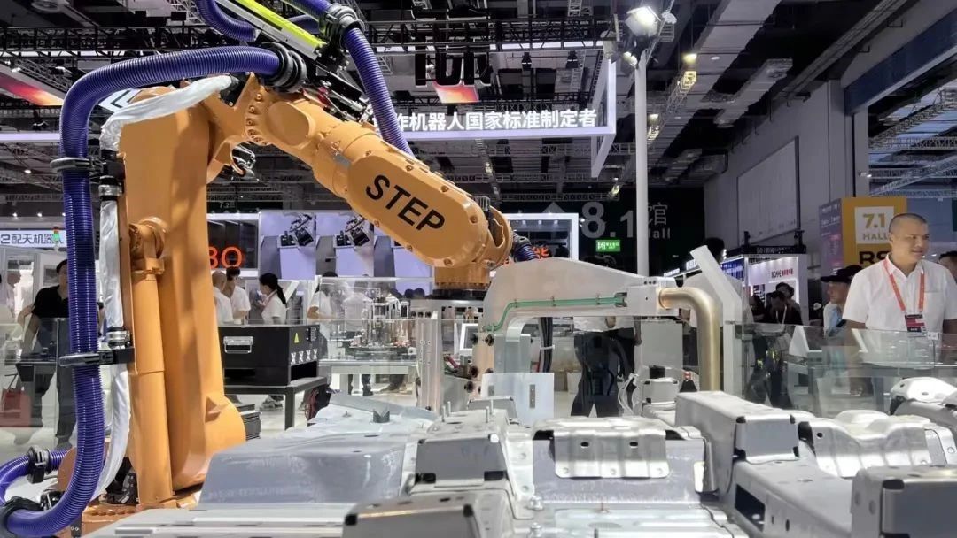 井松智能上半年营收增长3.18% 机器人产品技术取得多项突破