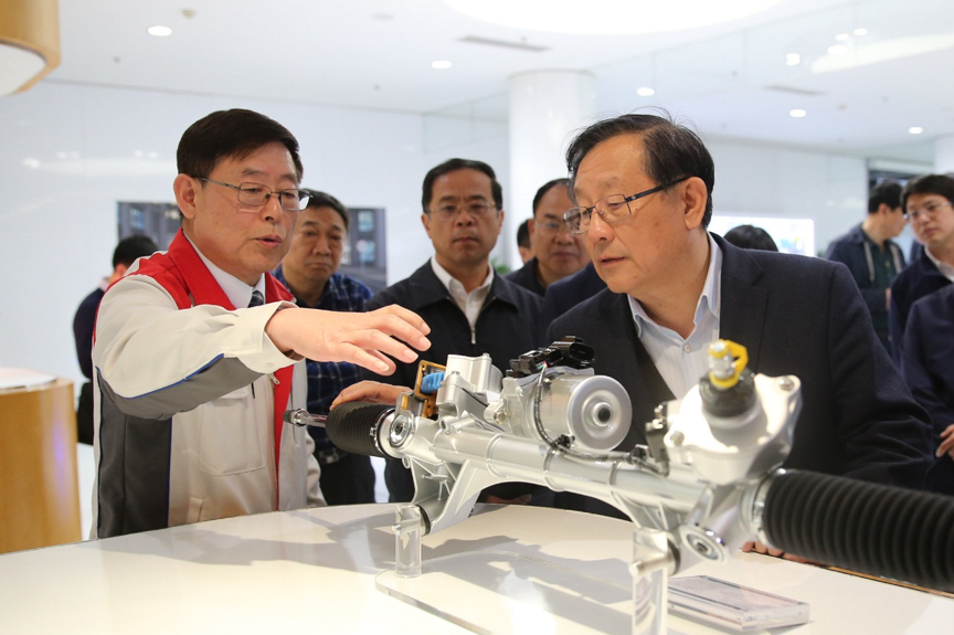 海立股份：冷暖关联主业量利双增，汽车零部件板块持续向好