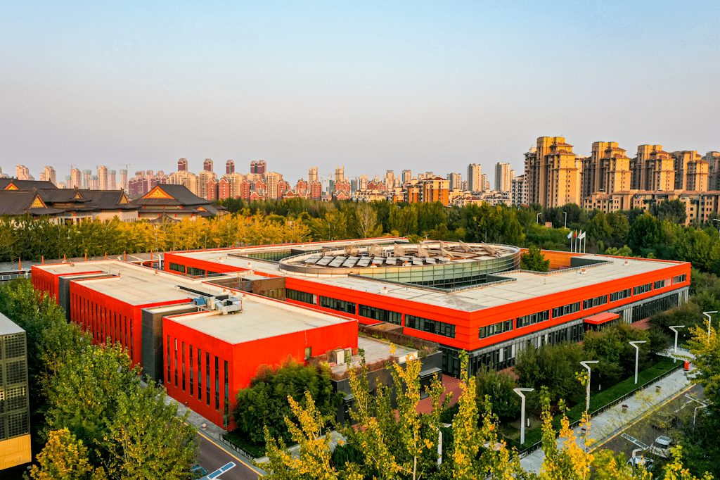 杰华特拟联合投资人共同购买新港海岸66.25%股权，深化双方多领域全方位合作