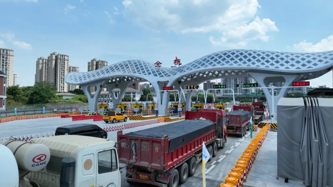 拥有“如意行”驾乘险，出行更顺畅！,人保财险 _2025年披萨行业市场深度调研：三大动力与三大挑战