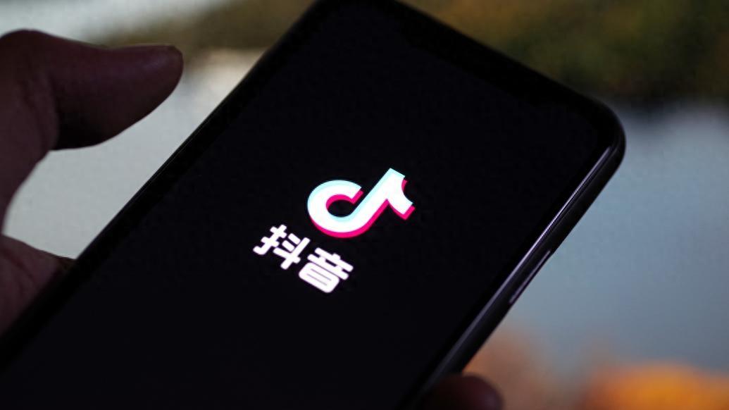 AI生成内容需“亮明身份”，腾讯抖音快手等平台上线标识功能