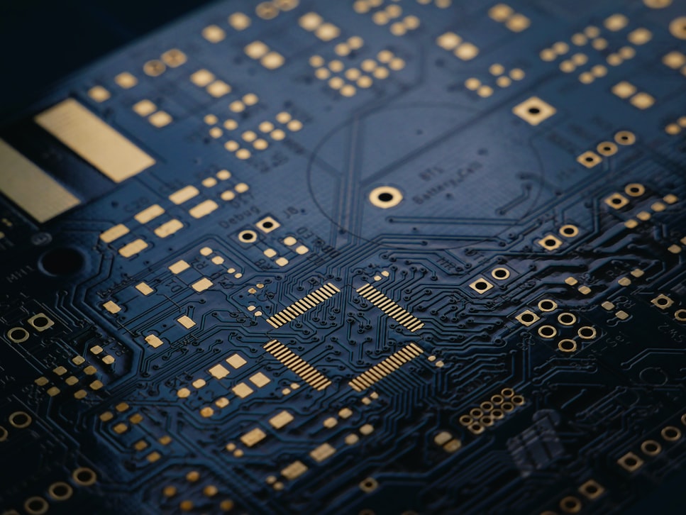 银河证券:下半年继续看好算力相关的PCB、国产算力、IP授权、芯片电感等