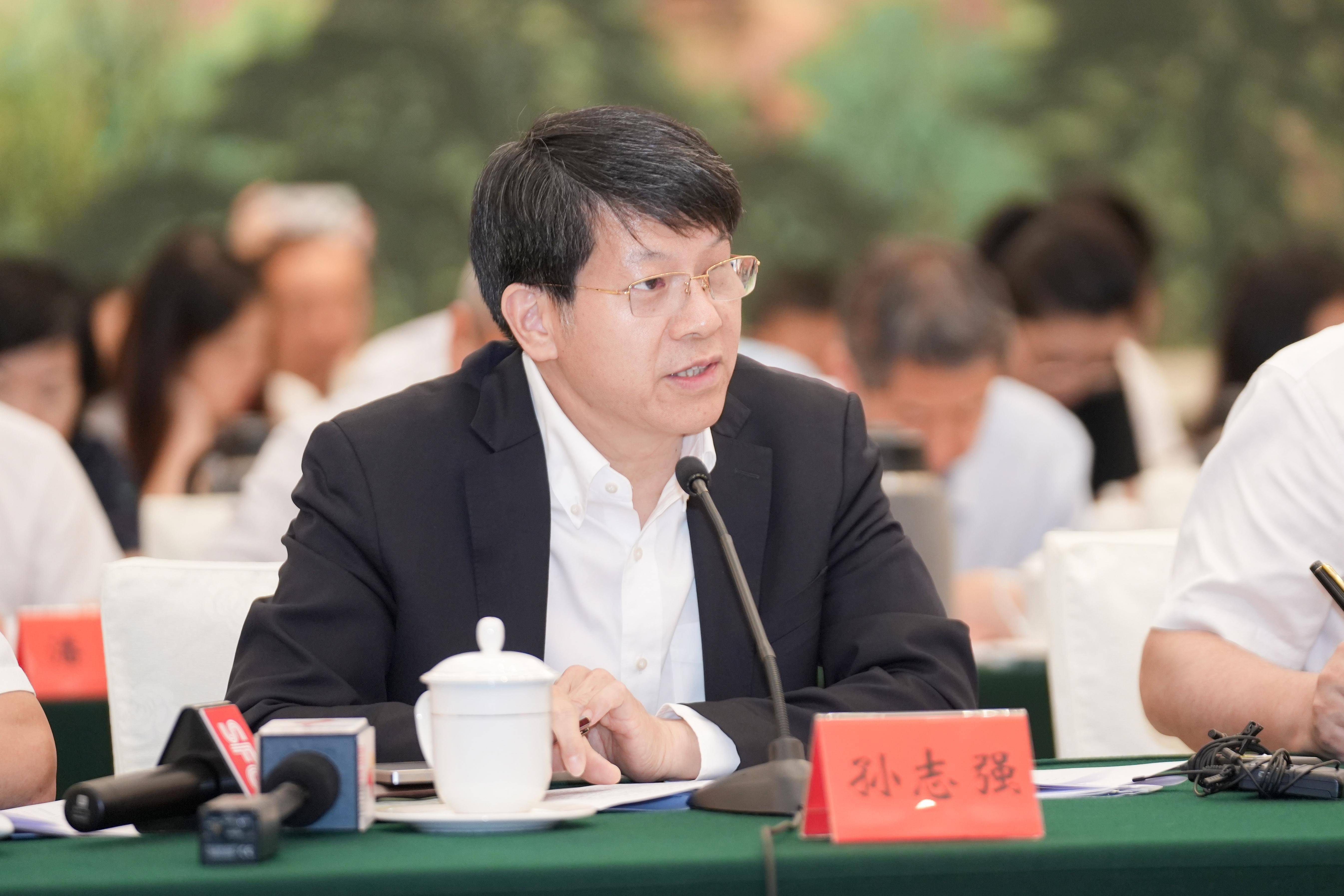 国家发改委：支持民营企业等深度参与“人工智能+”行动