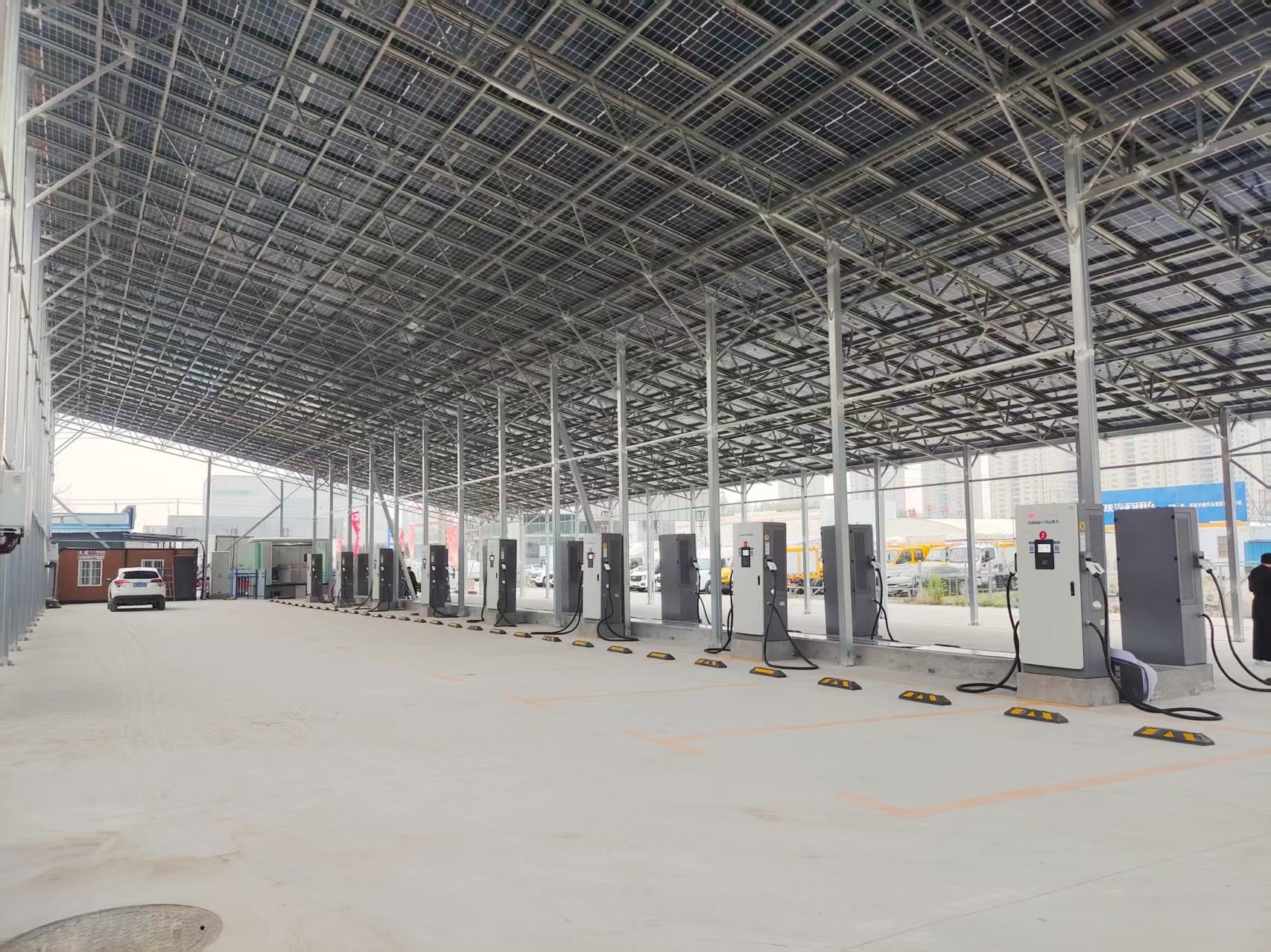 中国将在2027年底建成2800万个电动汽车充电设施