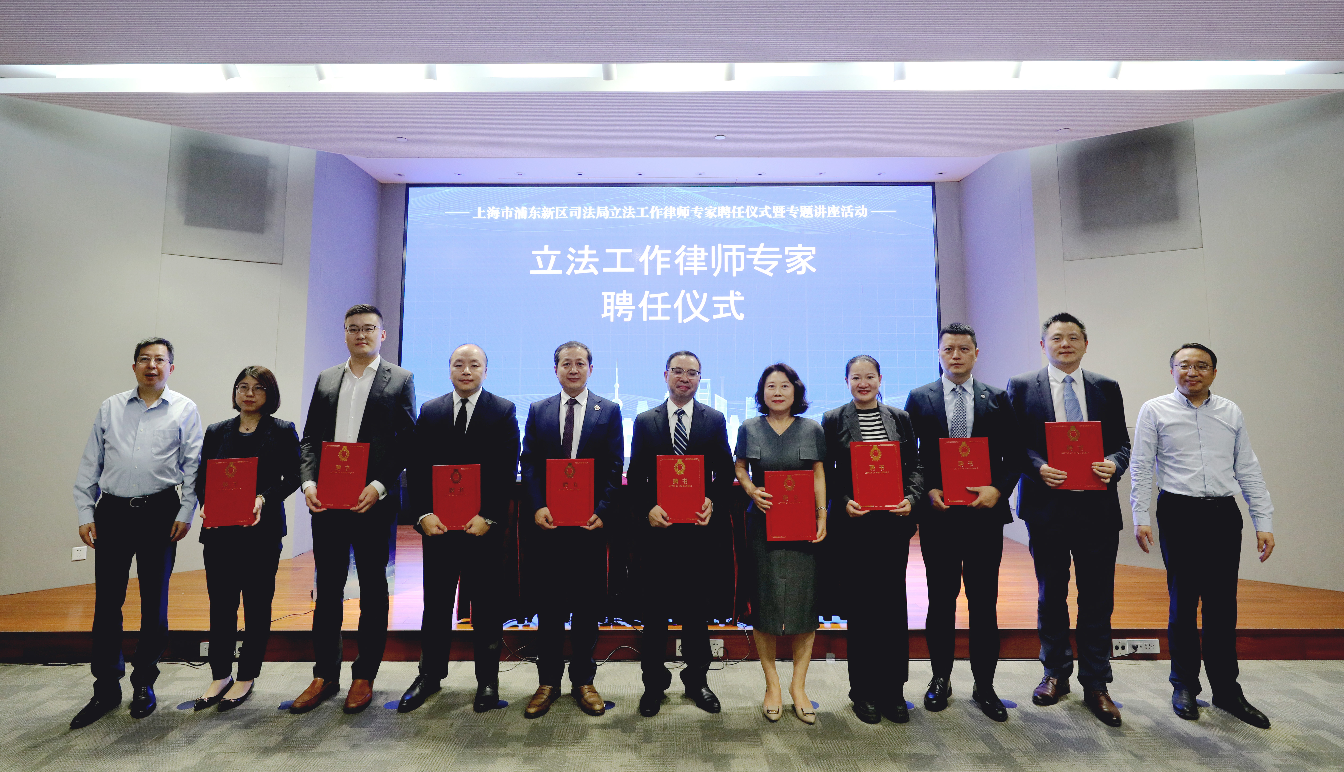 中原银行：刘凯因工作调整辞任，聘任周锋担任行长