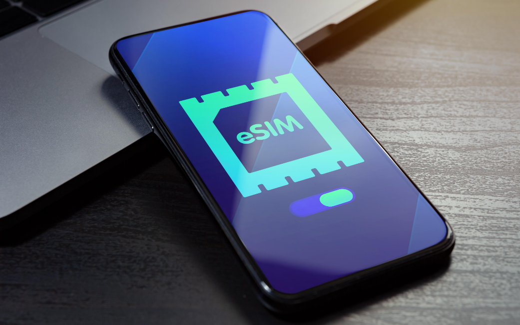 卡槽“下课” eSIM“上岗”