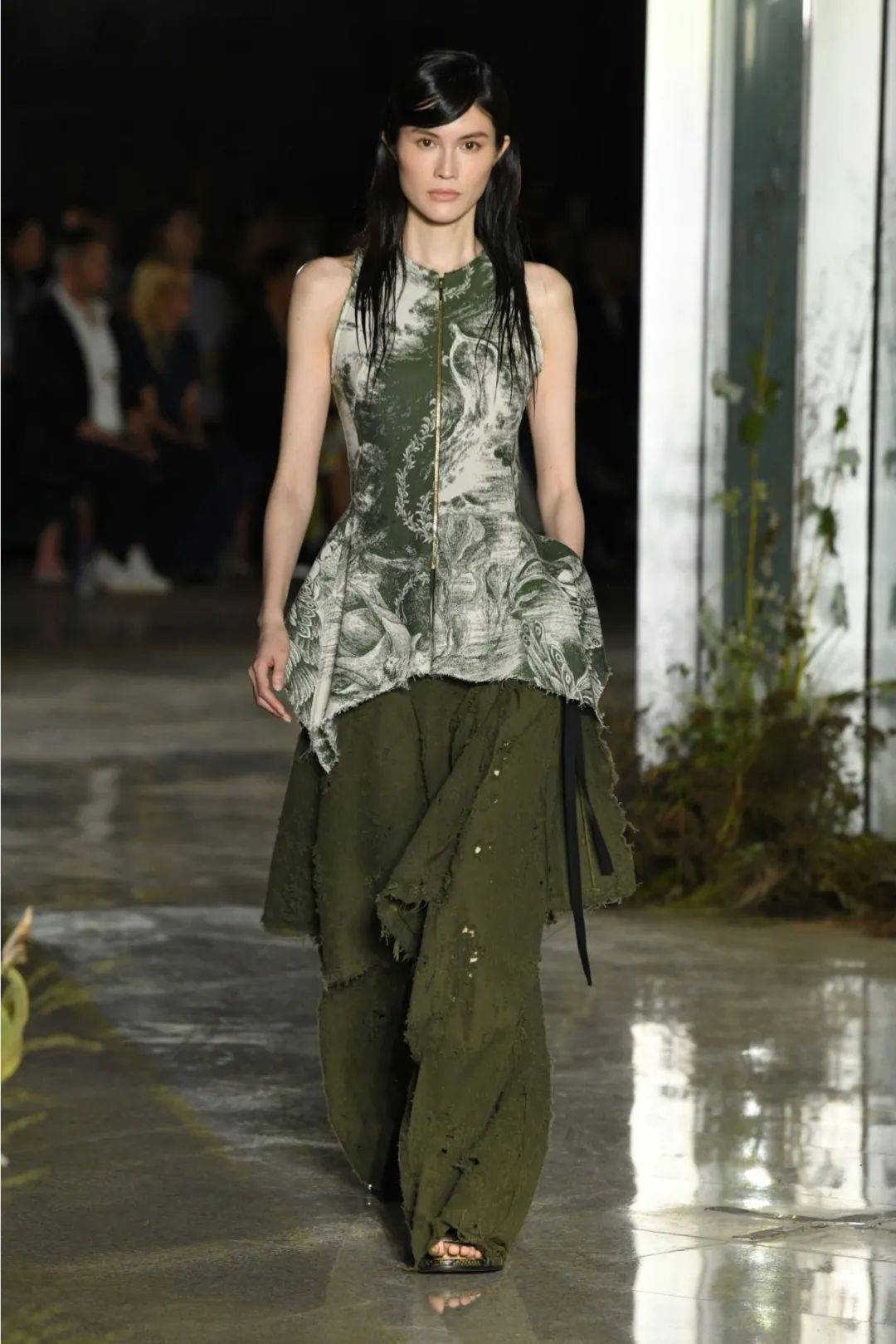 “性感”归来？维密2025天使秀重返纽约的品牌自救战