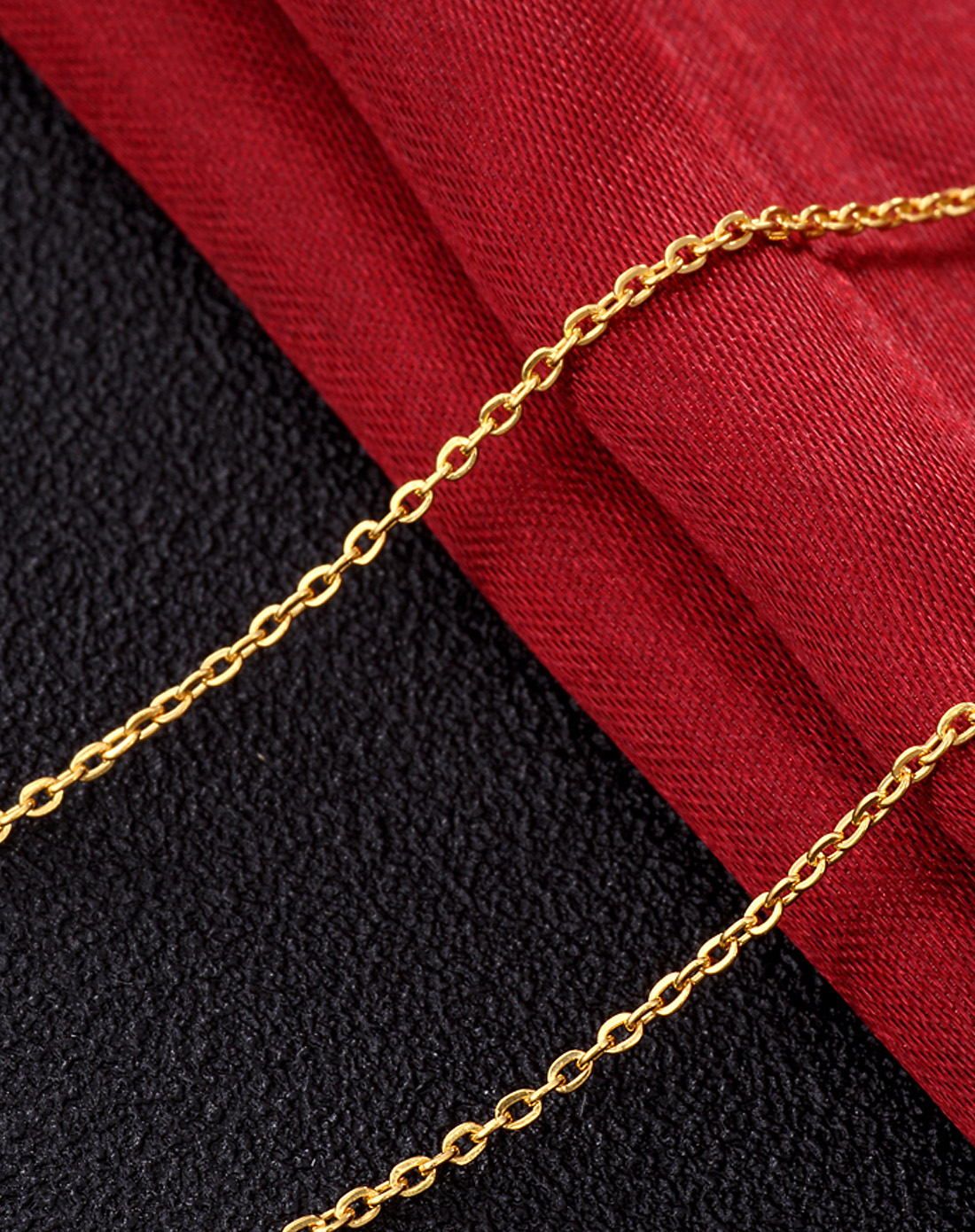 萃华珠宝：主营产品为电池级碳酸锂、电池级氢氧化锂和电池级磷酸二氢锂