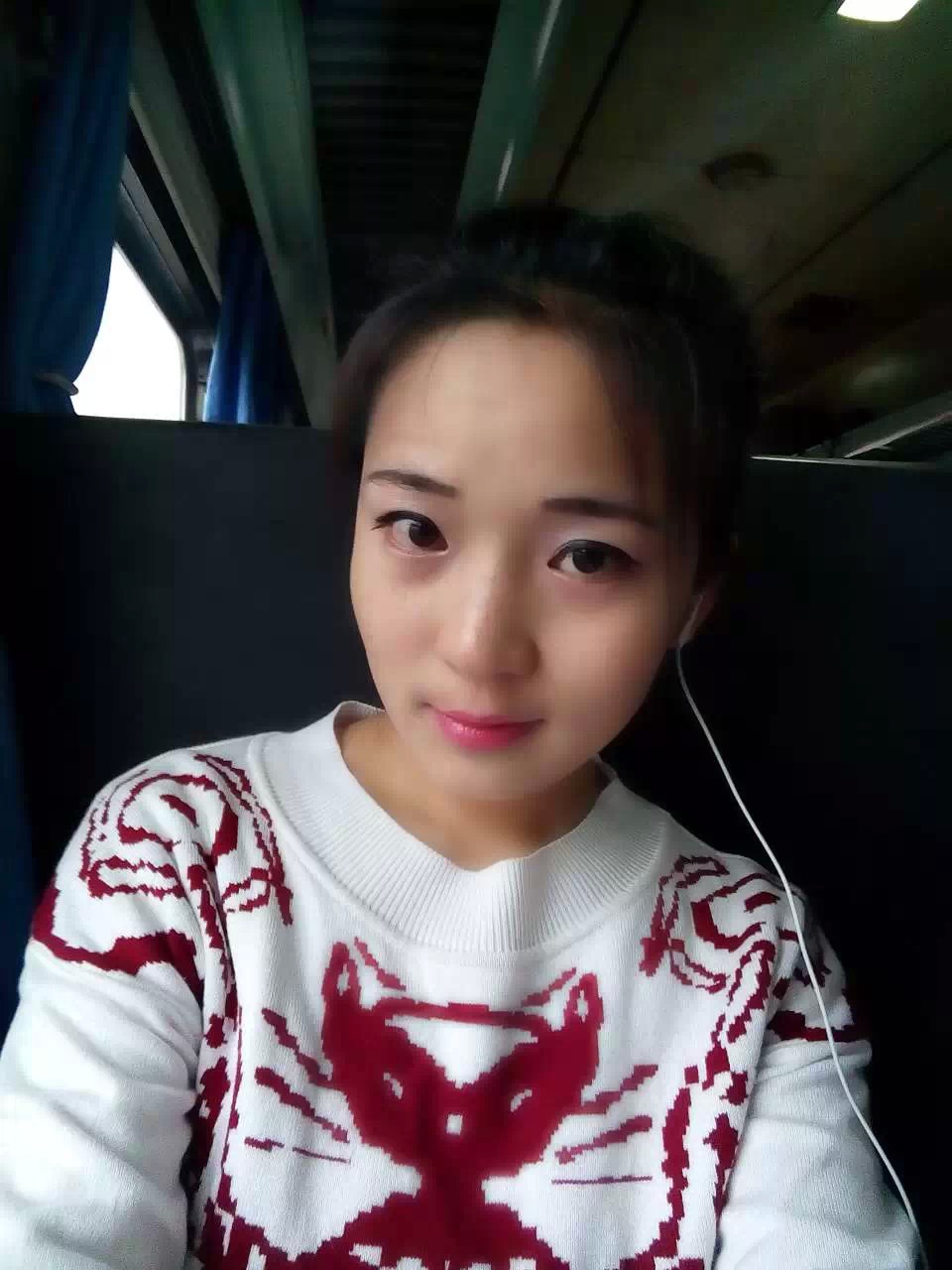 萃华珠宝：主营产品为电池级碳酸锂、电池级氢氧化锂和电池级磷酸二氢锂