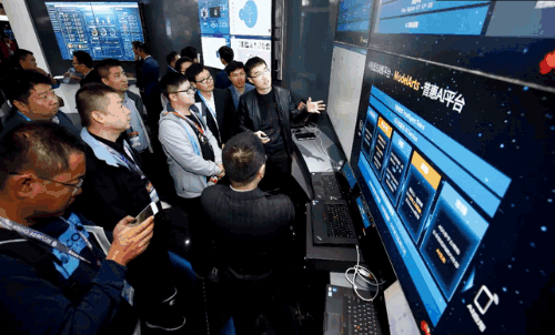 高新兴获得发明专利授权：“一种基于联动低点卡口数据来获取高点车辆AR浮动标签的系统和方法”