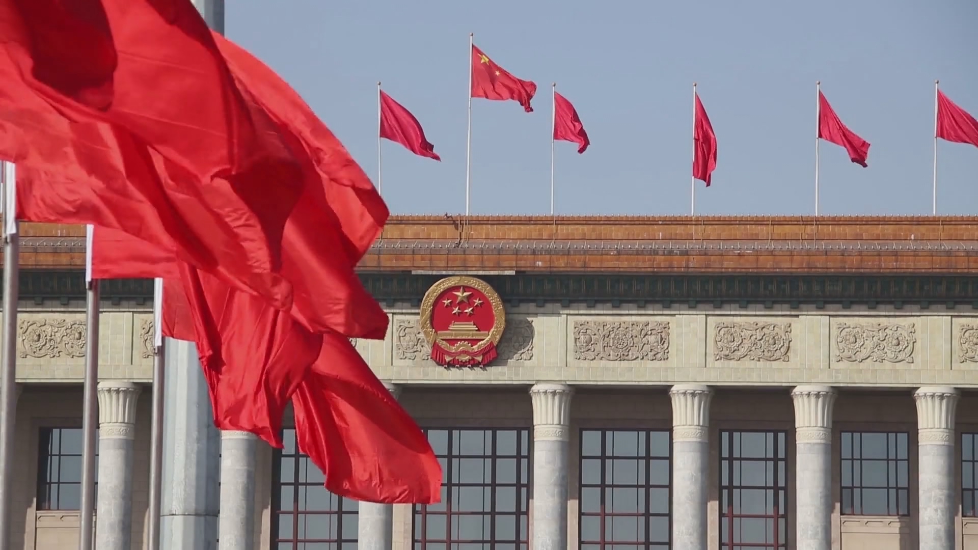 更好发挥财政扩内需的主动力和稳定锚作用