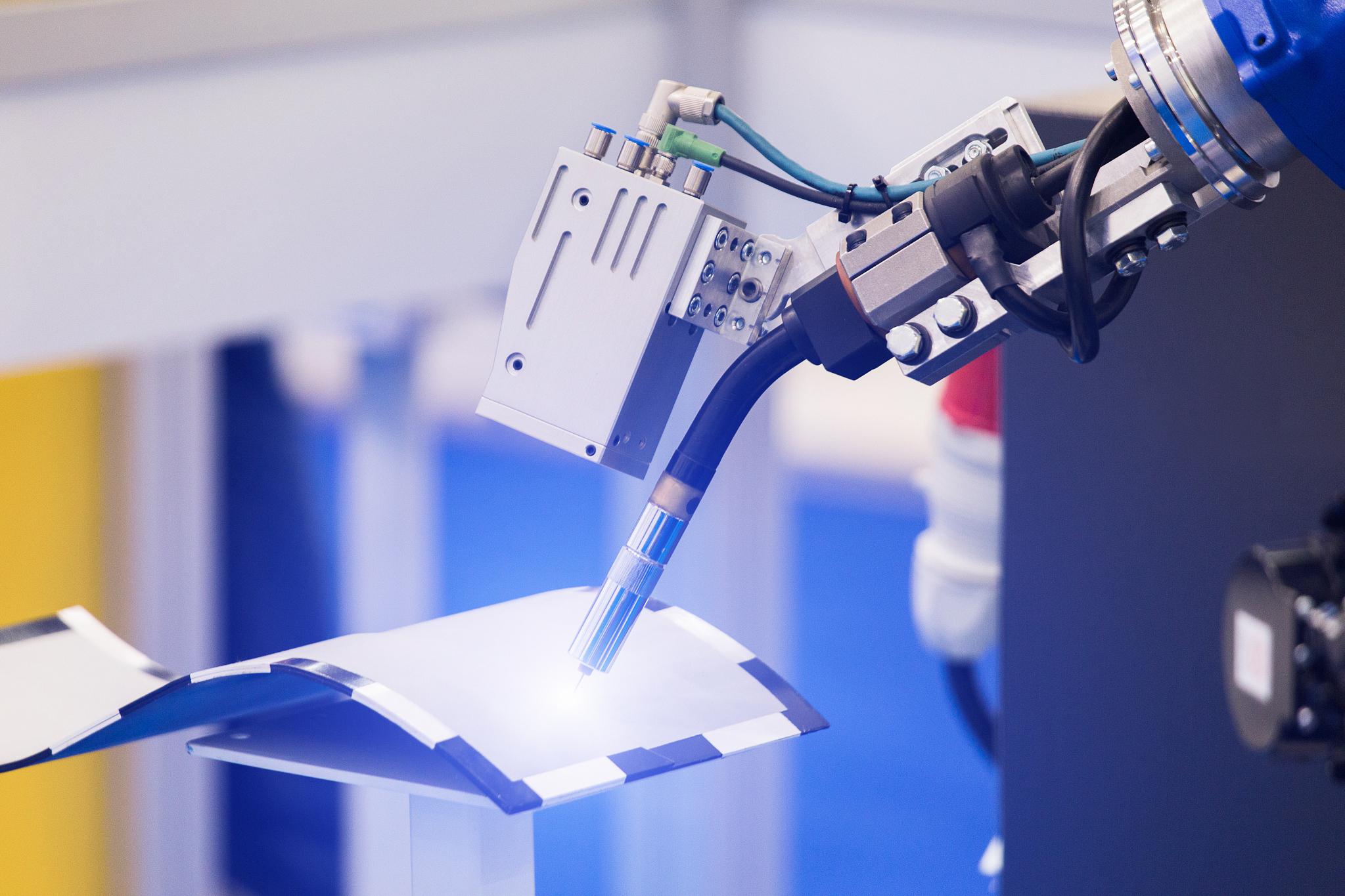 以服务型制造推动制造业转型升级