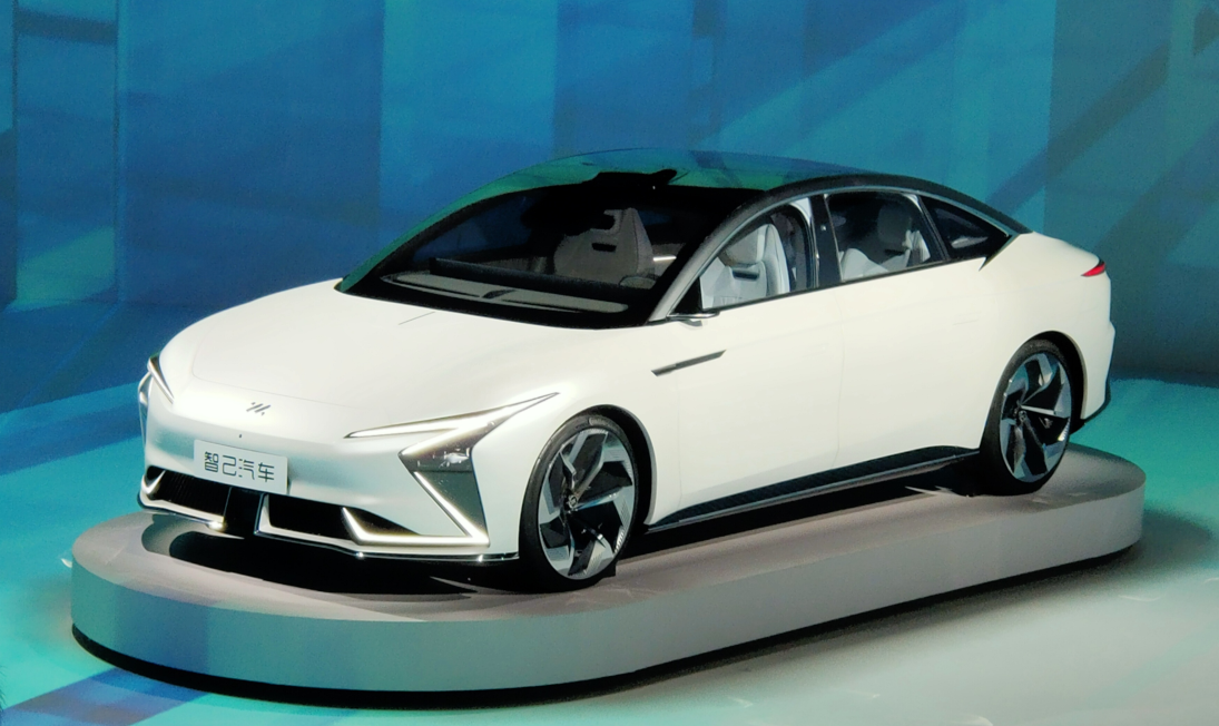 汽车芯片概念上涨2.69%，24股主力资金净流入超亿元