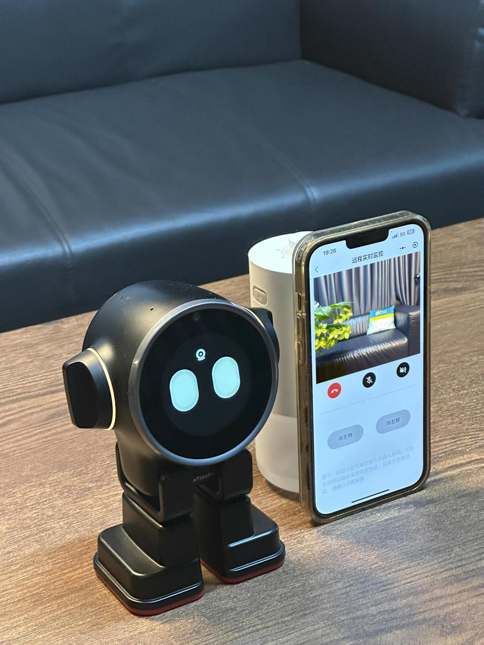 “巧手机器人”实现双面抓握与自主爬行