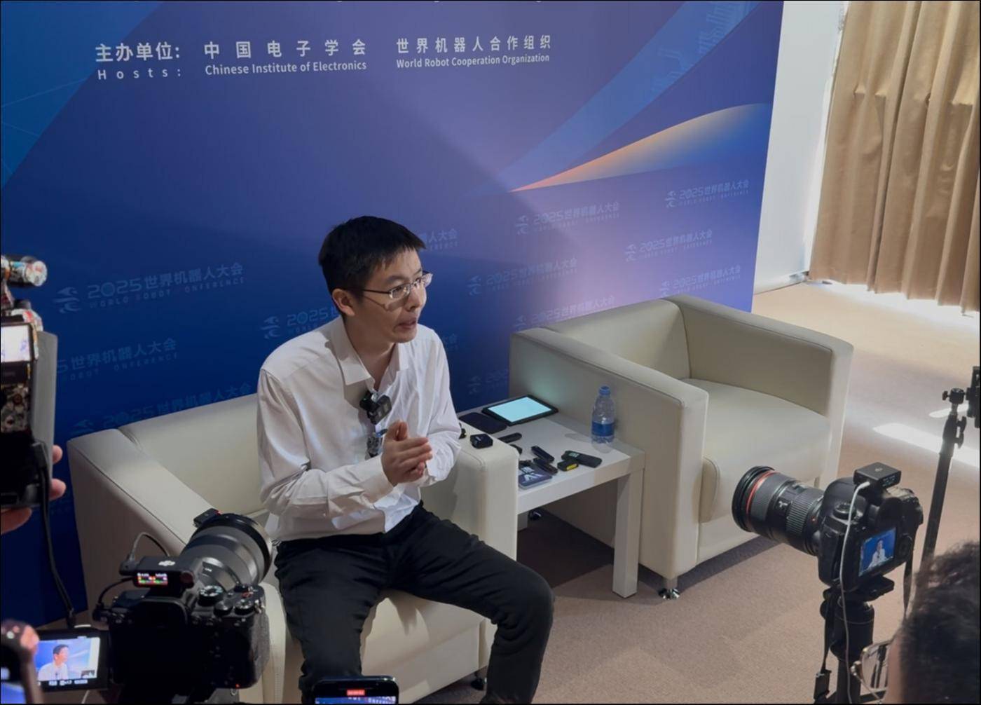 宇树辟谣：上市未涉及申请绿色通道