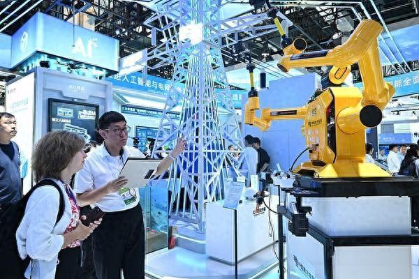 2025年带电作业机器人行业深度分析：现状剖析、前景展望与趋势洞察_人保伴您前行,人保有温度