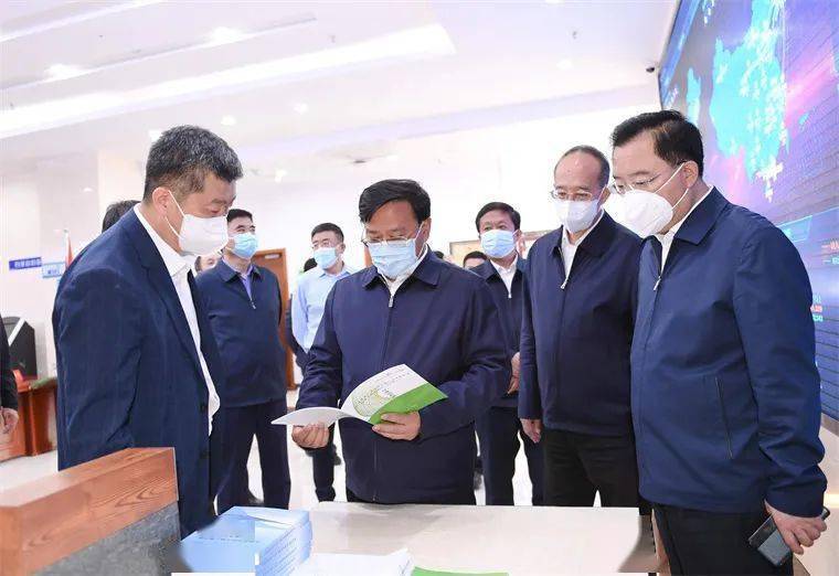 韩俊在参观“生命长江 生生不息――长江禁渔五年展”时强调 坚定不移推进长江十年禁渔 为长江经济带高质量发展提供有力支撑