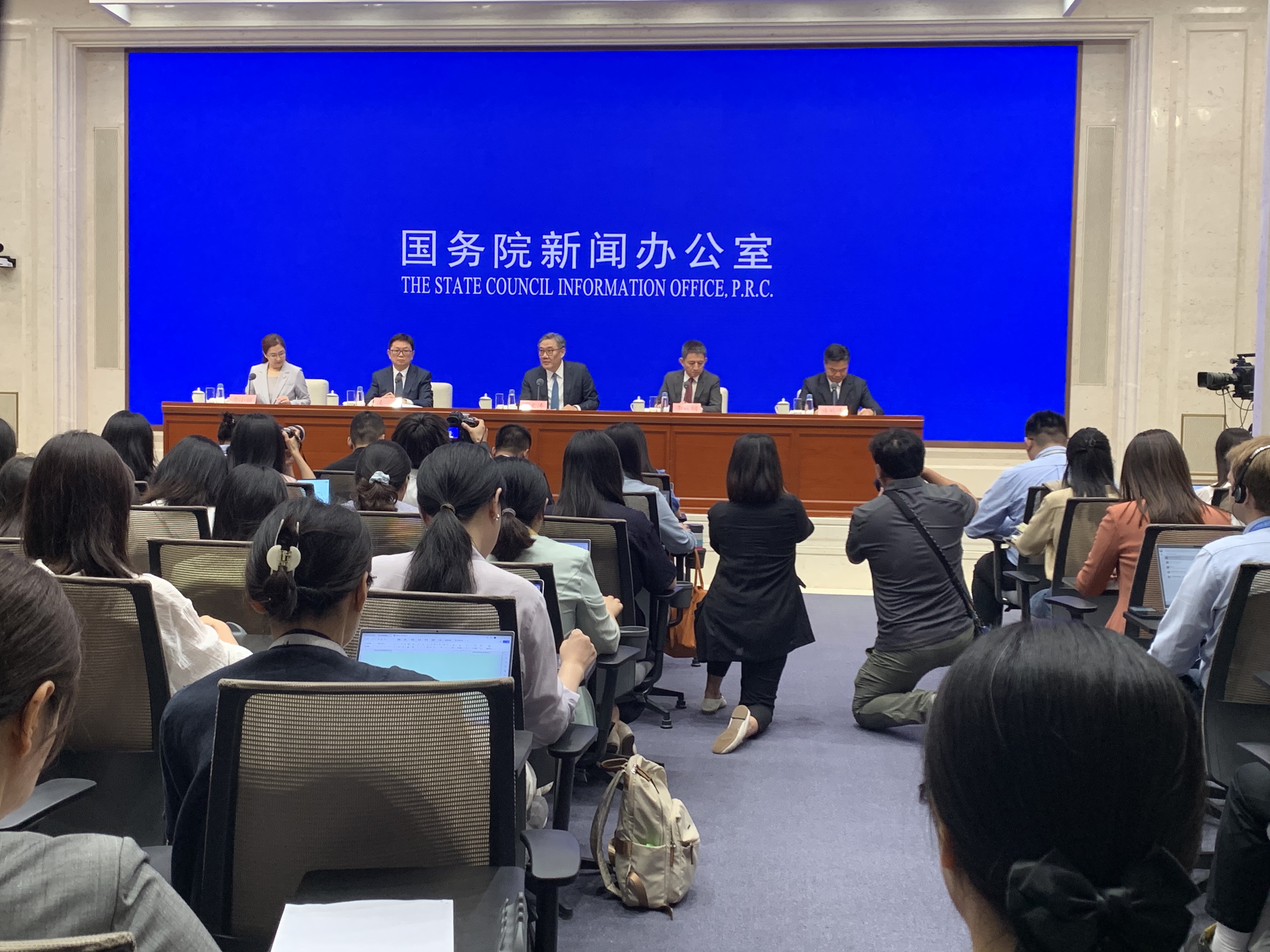 险资规模突破40万亿！权益配置显著加码，机构测算2026年有望为股市注入万亿增量