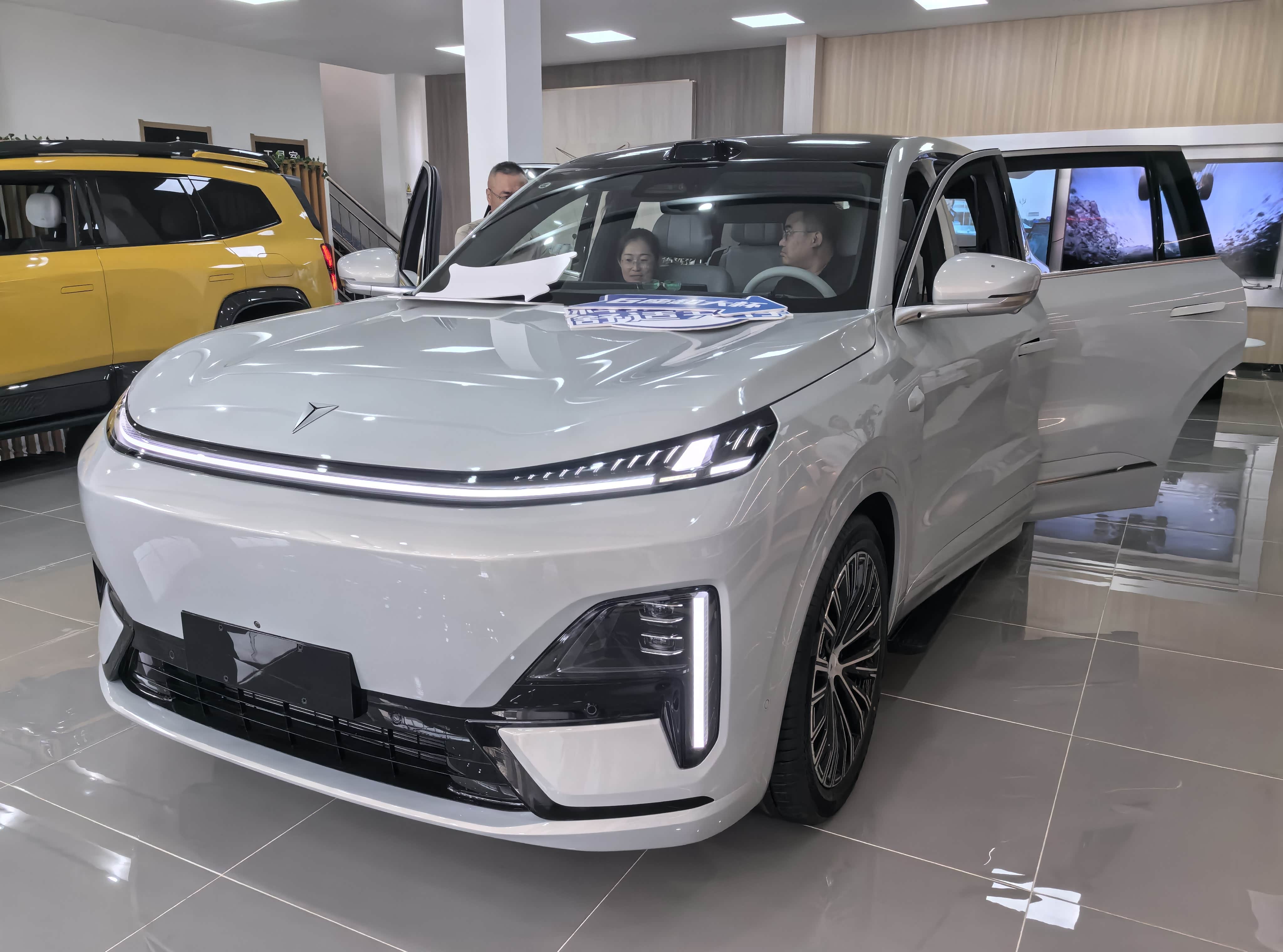 深蓝汽车全系六款车型参与牙克石冬测