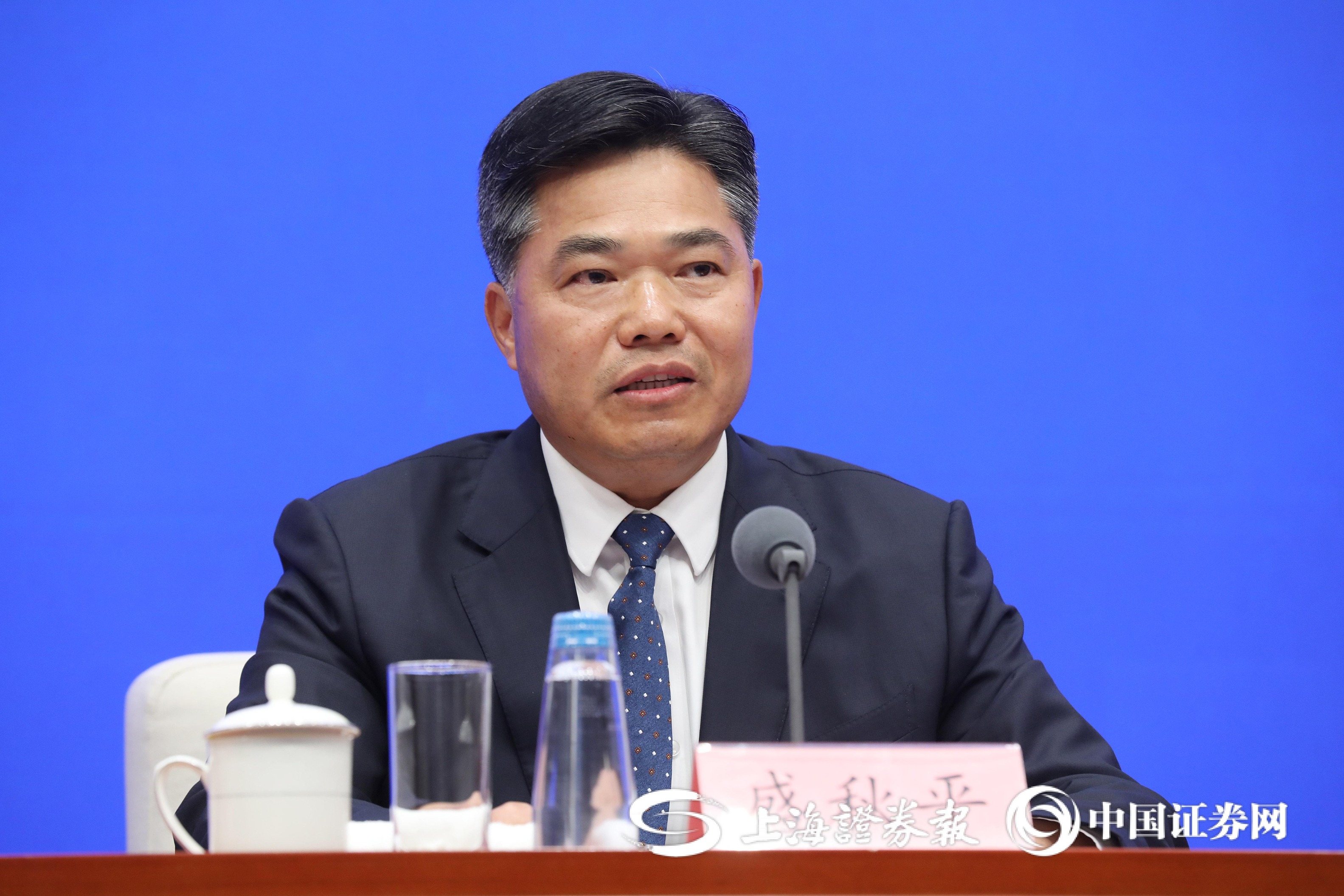 商务部:推进汽车流通消费改革试点,全链条扩大汽车消费
