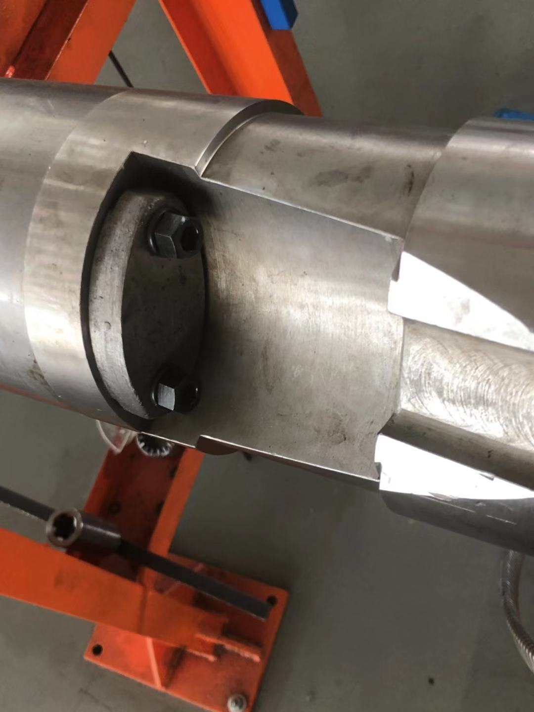 海油发展获得发明专利授权：“一种预注油潜油电机与潜油电缆的连接结构”