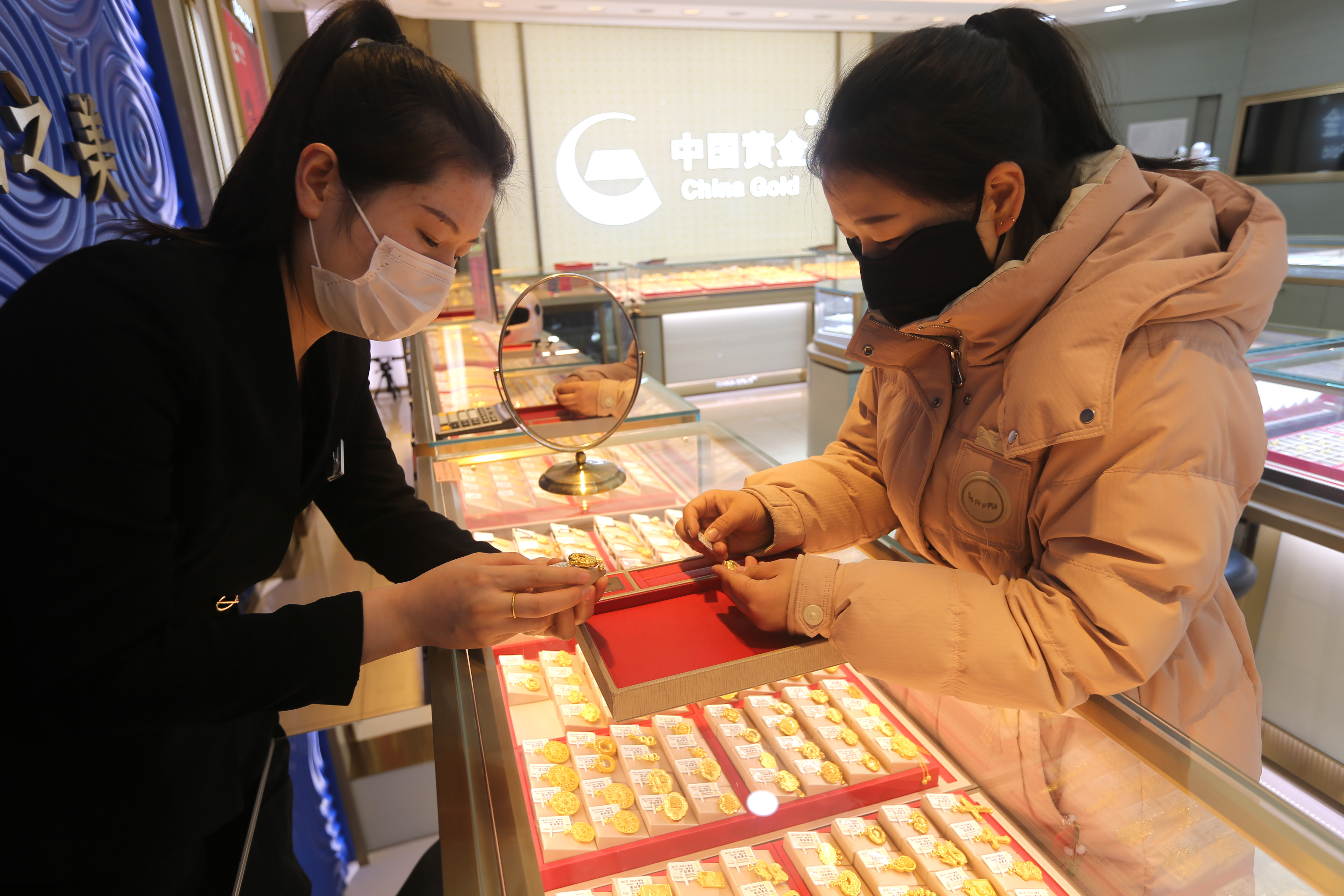 金价冲上5100美元，现在还能配置黄金吗？