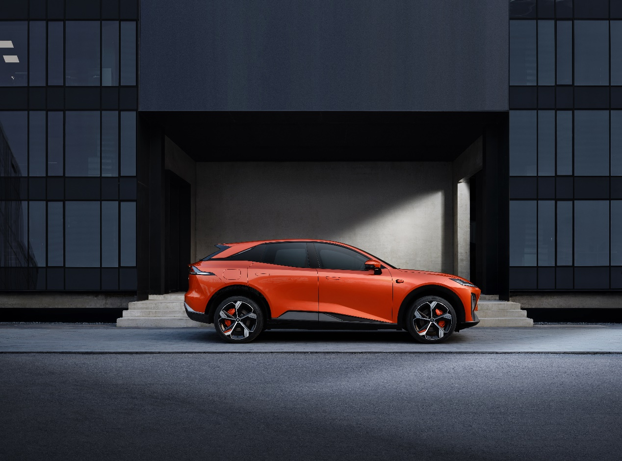 上市后首次参展 MiniMax携数十款AI智能硬件生态产品亮相2026AWE