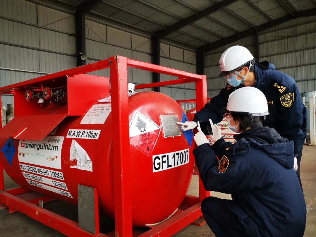 泸天化成交额创2021年9月24日以来新高