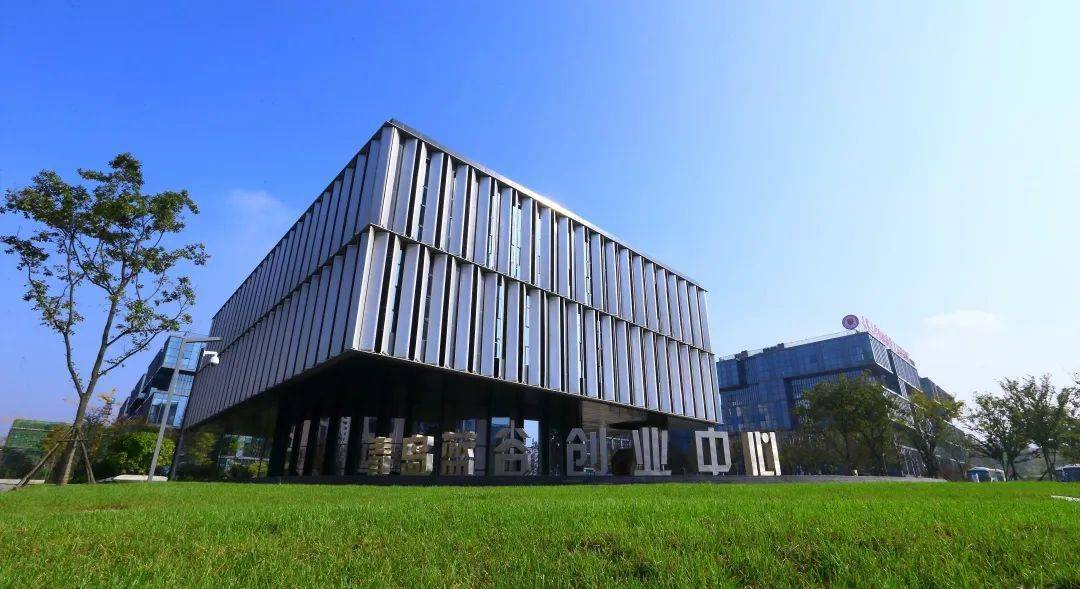 双核驱动：基于aβγδ模型的杭州与宁波经济动力结构比较与协同