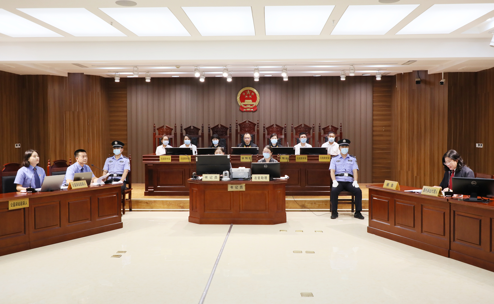 最高检与中消协联合发布消费者权益保护公益诉讼典型案例 聚焦食药安全和老年人等重点群体权益保护